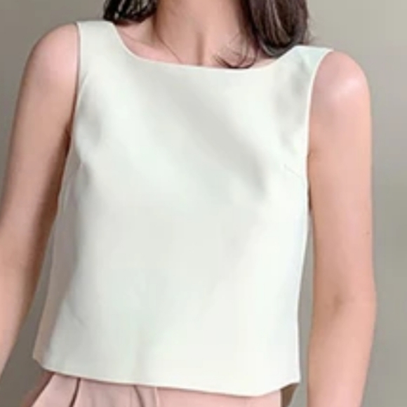 Joan & David Tops - JOAN AND DAVID Ivory Silk Seeveless Top Sz 12 NWT